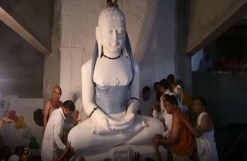 indore VIDEO : जयपुर के कारीगरों ने बनाई 95 इंच की यह प्रतिमा, इंदौर के इस मंदिर में होगी स्थापित