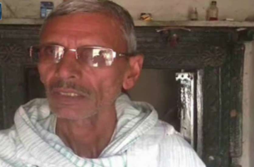 banda सरकार से नहीं मिली कोई सहायता तो खुद खुदवा डाले तालाब, अब सूखे बांदा में सिंचाई के लिये मिल रहा भरपूर पानी