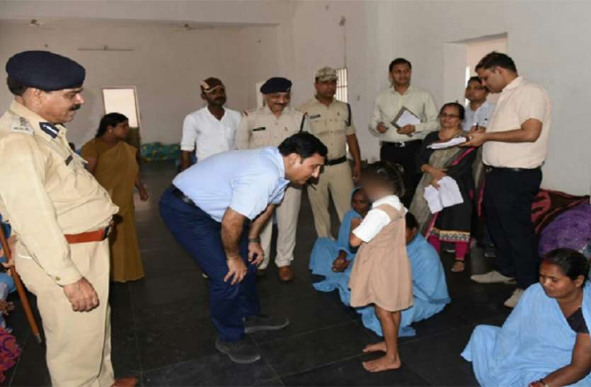 Chhatisgarh छत्तीसगढ़ की जेल में अपने पिता के साथ रहती थी ये मासूम बच्ची, अब ऐसे बदल गई जिंदगी