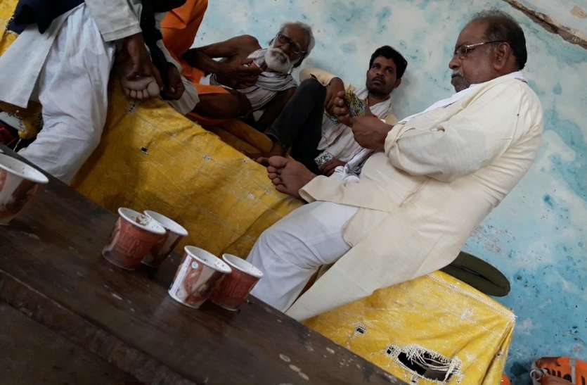 gwarighat jabalpur बाढ़ नियंत्रण कार्यालय में खुलेआम जुआं खेल रहे जिम्मेदार, देखिए स्टिंग वीडियो में पूरी हकीकत