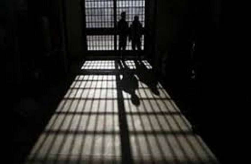 naini jail जेल में बंद तीन आपराधियों को किया गया स्थान्तरित,जेल से रंगदारी मांगने के मामले में हुई कार्यवाही