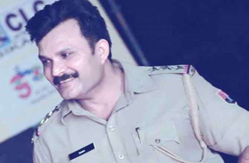 Another FIR on model police station Ex SHO Sanjay Bothra मॉडल थाने के पूर्व एसएचओ बोथरा पर एक और एफआइआर दर्ज, बजरी डम्पर संचालन के बदले रिश्वत व मासिक बंधी का मामला, पढ़े पूरी खबर