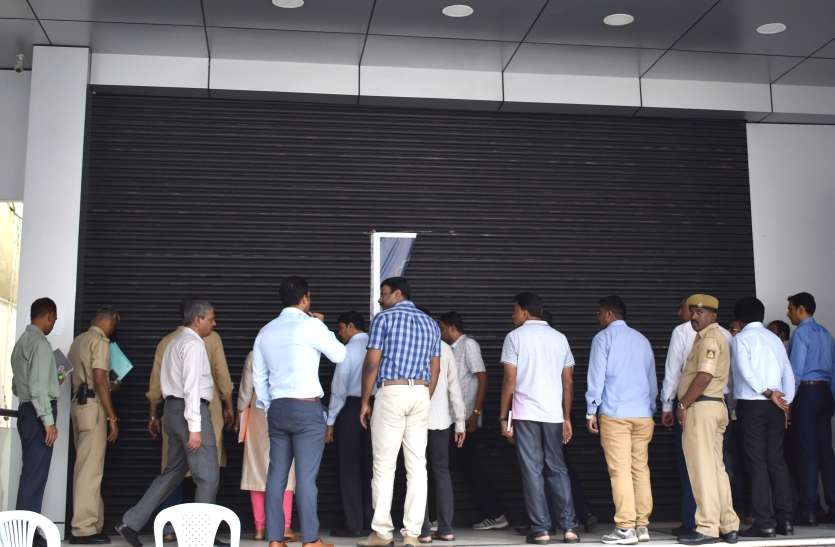 SIT RAID आंखें फटी रह गई चार मंजिला Building की Search कर रही Police की