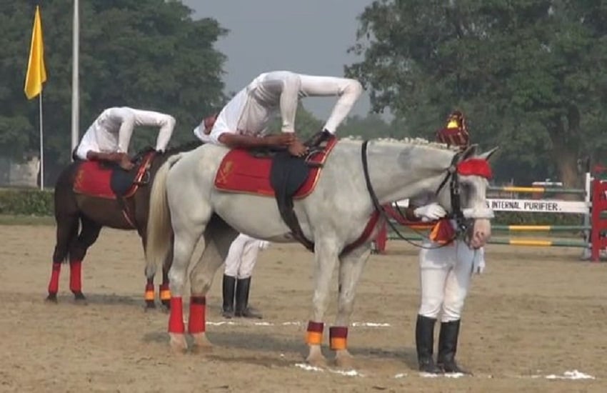 Image result for Indian army jawan perform yoga on horse in Saharanpur