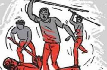 Relative murder step father for rape with his daughter पिता ने सौतेली बेटी के साथ किया रेप, परिजनों ने पीट-पीट कर उतारा मौत के घाट