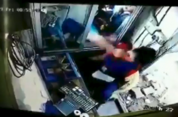 Gurugram Kherki Daula Toll Plaza employee hit by car driver VIDEO: गुरुग्राम के एक टोल प्लाजा पर मारपीट, कार चालक ने महिला कर्मी के मुंह पर मारा मुक्का