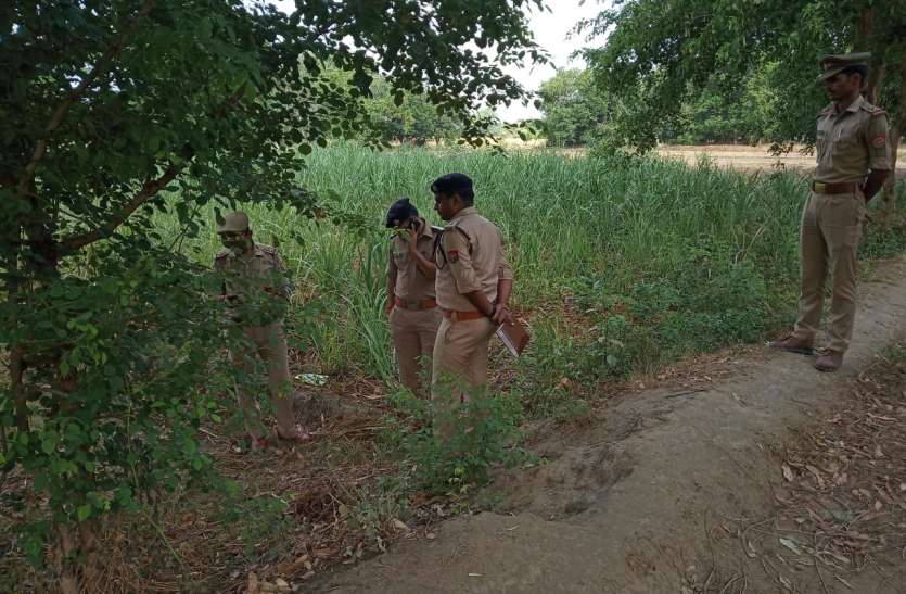 13-year-old girl was murdered in Gosseganj Ayodhya परिवार के साथ घर के बाहर सो रही थी लड़की आधी रात अचानक हो गयी गायब और फिर ...