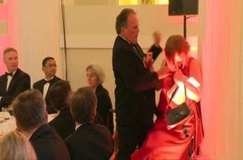 Uk Minister Suspended for Assault Claim ब्रिटेन: महिला से बदसलूकी के मामले में मंत्री निलंबित, वीडियो हुआ वायरल