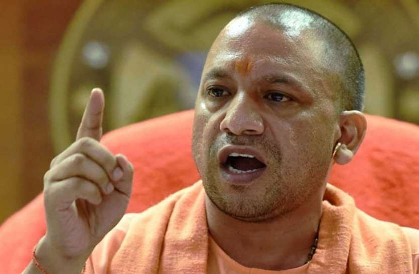 cm yogi adityanath सीएम योगी के आदेश पर हुई बड़ी कार्रवाई, इन दो बड़े पुलिस अधिकारियों को किया गया बर्खास्त