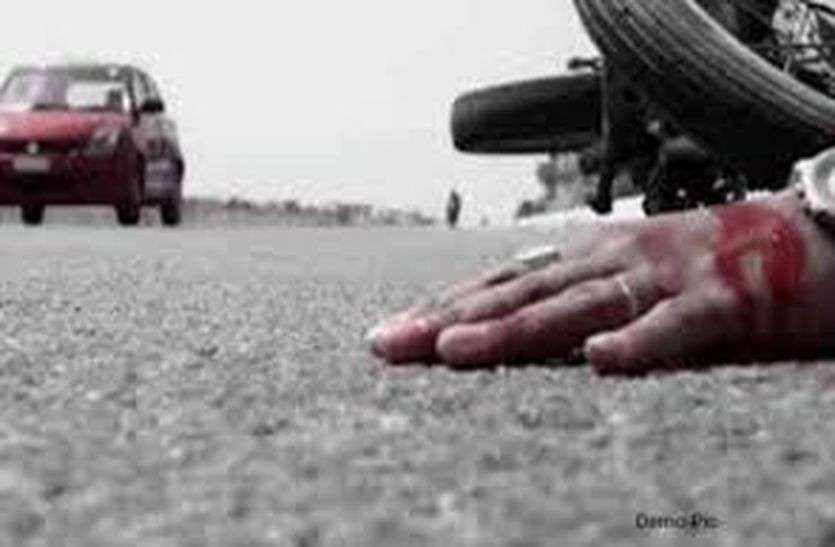 Road Accident in Sikar : अपनी टीम को चैंपियन बनाने के लिए नया बैट खरीदने बाइक पर जा रहे पांच दोस्त सडक़ हादसे का शिकार हो गए