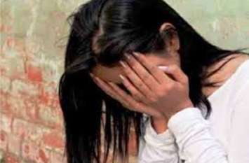 girl raped many times by young man to mortgage मौसी के घर छोडऩे के बहाने युवती को बंधक बनाकर कई बार किया दुष्कर्म, जबरन करा रहे थे धर्म परिवर्तन फिर...