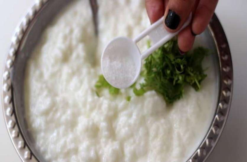 Smoked yogurt जोड़ दर्द में लाभकारी हींग से छौंक लगा दही