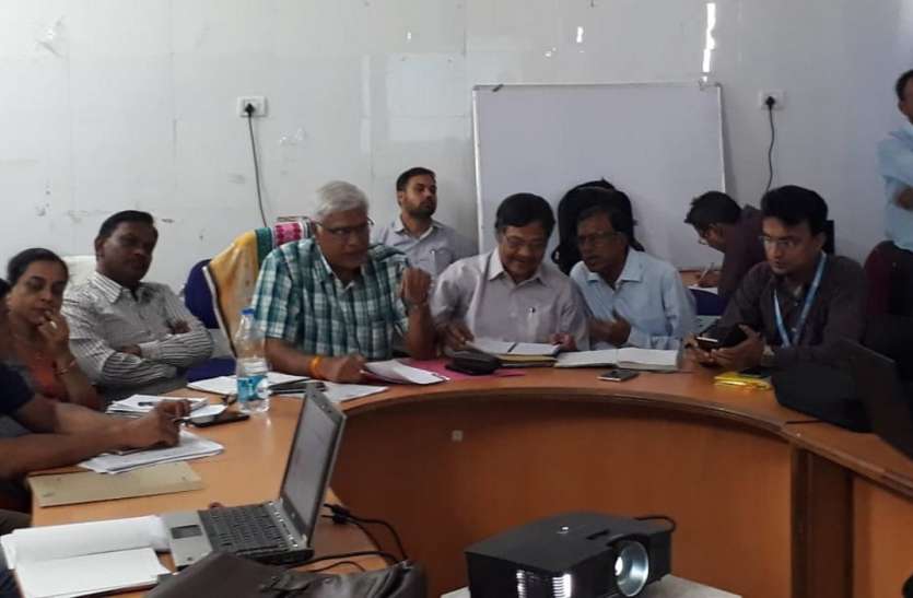 Collector expressed resentment, improved ranking in two days कलेक्टर ने जताई नाराजगी, दो दिन में सुधर गई रैंकिंग