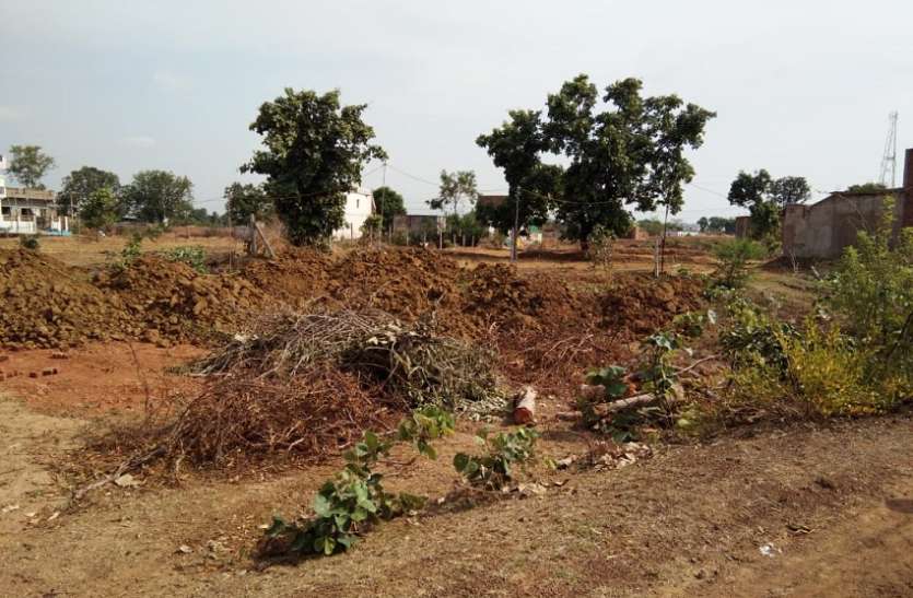 balaghat नहर की भूमि पर किया जा रहा अतिक्रमण