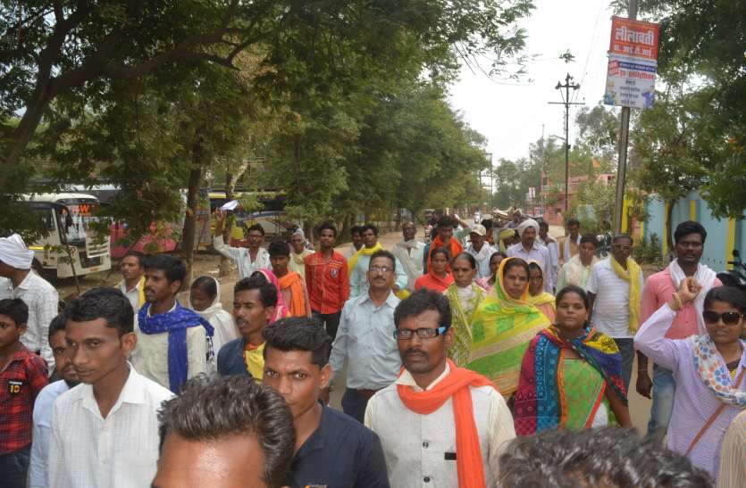 balaghat बिरसा ब्रिगेड ने रैली निकाल प्रतिमा तोडऩे वालों पर कार्रवाई करने लगाई गुहार