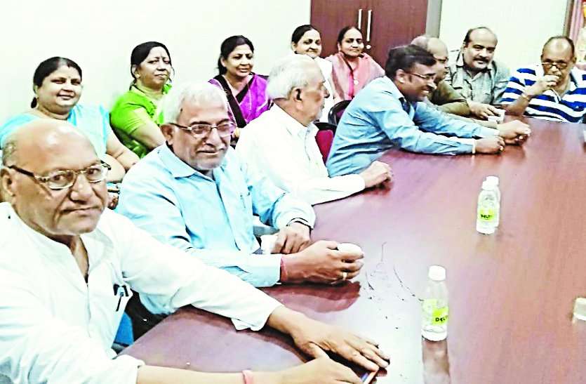 patrika देशहित में CG के दो बड़े समाज ने लिए दो बड़े फैसले, दिन में होगी शादी, नहीं फूटेंगे पटाखे, गरीब युवाओं को PSC की फ्री कोचिंग