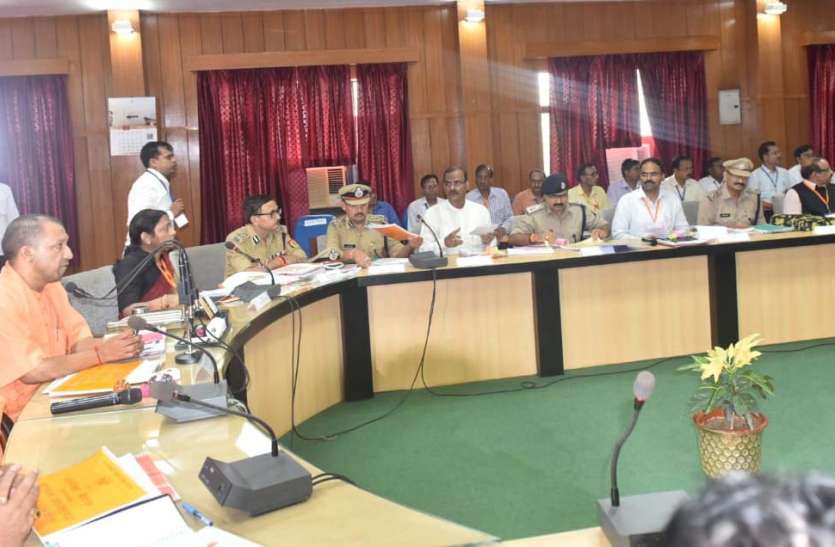 up news सीएम की समीक्षा में हर जगह मिला झोल, कई अधिकारियों को लगी फटकार