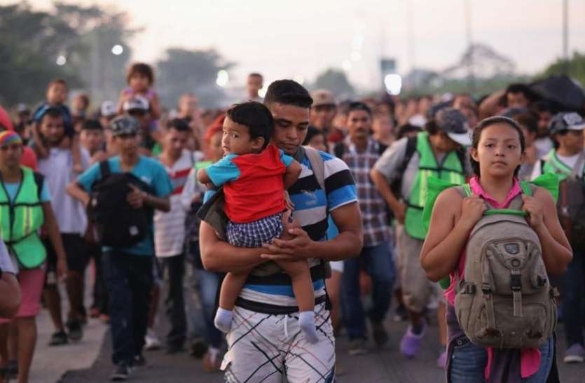 migrants मेक्सिको की दक्षिणी सीमा पर मौजूद शरणार्थियों में 200 गर्भवती महिलाएं