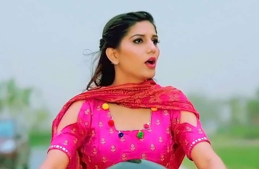 Haryanvi Dancer Sapna Choudhary Dance Videos Fees Details - इस कारण