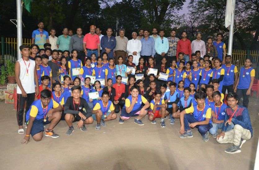 ratlam sports खेल में विजय होना श्रेष्ठ, लेकिन हार कर विजय होना सर्वश्रेष्ठ