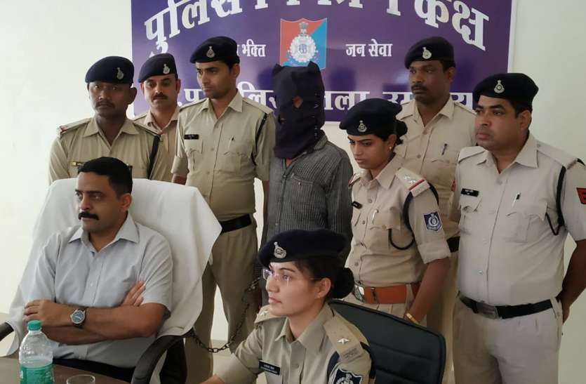 youth Take sword and enter lady officer's house बका लेकर महिला अधिकारी के घर घुसने वाला पकड़ाया, पैसों के लिए वारदात को दिया था अंजाम