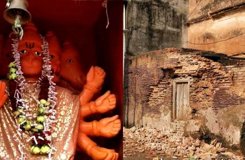 ayodhya जर्जर हालात में गिरा सैकड़ों वर्ष पुराना पंचमुखी हनुमान मंदिर का भवन