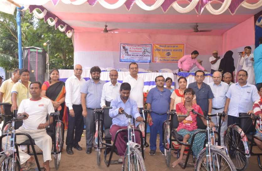 kolkata divyang sevice camp: सुदूर ग्रामीण अंचल में दिव्यांग सेवा