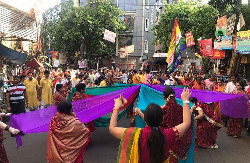 kolkata MANGAL VIHAR: गाजे-बाजे के साथ राष्ट्रसंत विरागसागर ससंघ का स्वागत-अभिनंदन, मंगल विहार