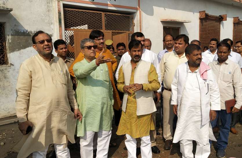 ayodhya अयोध्या की अव्यवस्था पर भड़के मंत्री सुरेश खन्ना अधिकारियों को दिया अंतिम अल्टीमेटम