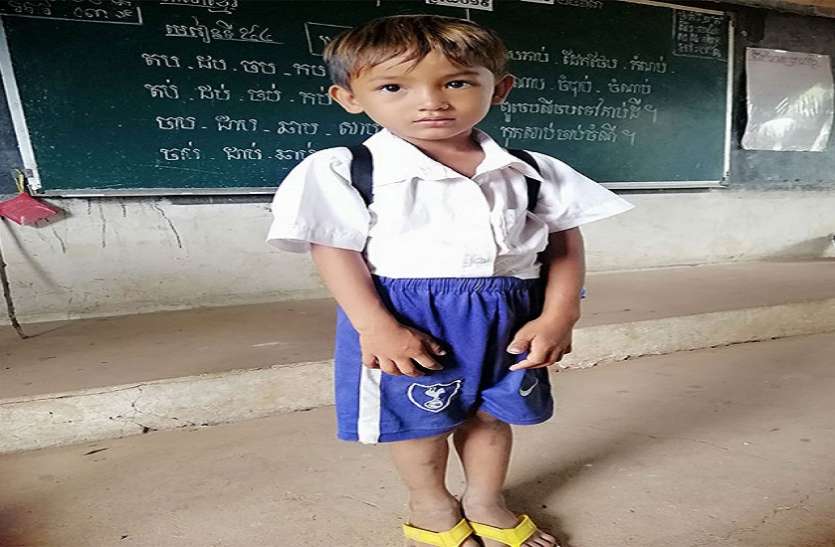 school bag बच्चे के स्कूल बैग के लिए इस गरीब पिता पर नहीं थे पैसे, फिर उठाया ये कदम...