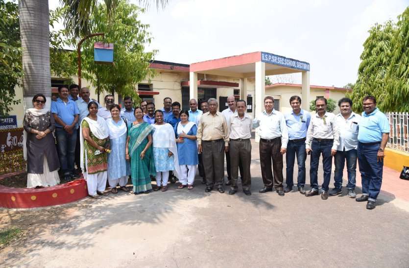 BHILAI स्कूल के साथियों से मिलकर क्यों नम हो गई आंख