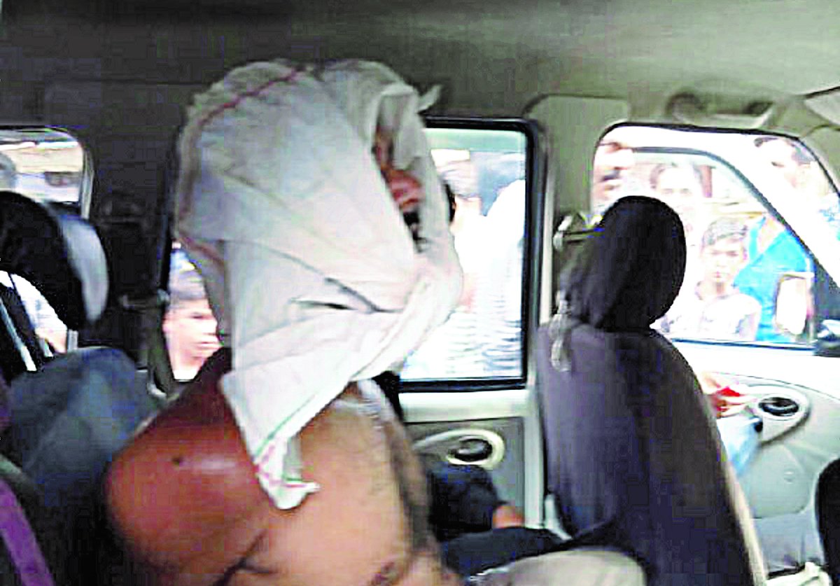 Disclosure of theft नई बाइक की चोरी के शौकीनों ने टॉयलेट में छिपा रखे थे लाखों रुपए
