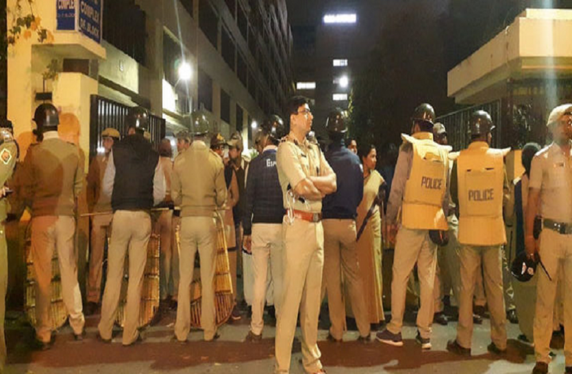 Kolkata Special Task Force कोलकाता में JMB के 4 आतंकवादी गिरफ्तार, दिल्ली पुलिस ने 15 क्रिमनल दबोचे