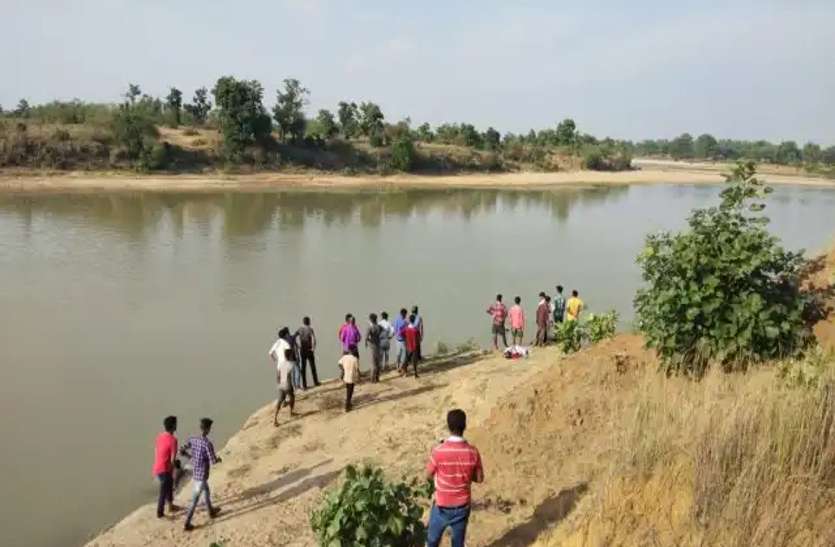 Drowned नदी में नहा रहे थे 7 मासूम दोस्त, गहरे पानी में चले जाने से 2 की डूबकर हो गई मौत, पसर गया मातम