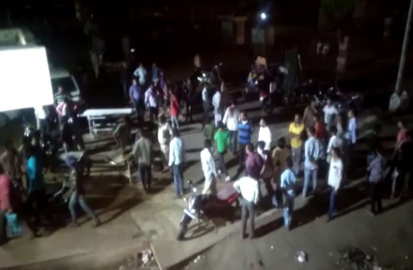 road accident in sirohi बेकाबू पिकअप पलटी, 26 जने हुए घायल, इलाके में मची चीख-पुकार