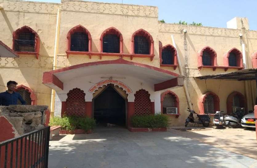 Pensioner Problems In Rajasthan जिला कोषालय में अटका है 16 करोड़ का भुगतान
