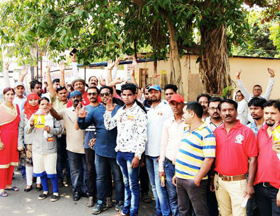 railway workers gate meeting रेलवे में निजीकरण बर्दाश्त नहीं