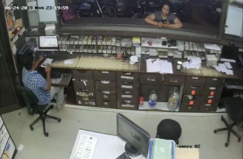 crime डीएसपी को मेडिकल पर नहीं मिली दवा, फार्मासिस्ट को थाने पर बैठाया