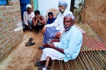 Farmers upset due to power cut बिजली कटौती से किसान परेशान