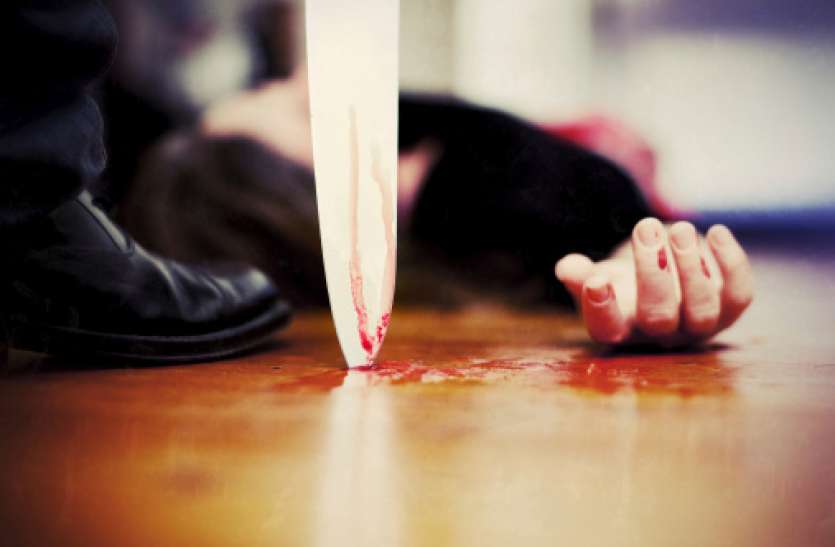 Man slashes his throat अमरीका: हत्यारोपी ने सुनवाई के दौरान काटा अपना गला, अस्पताल से भागने की थी प्लानिंग