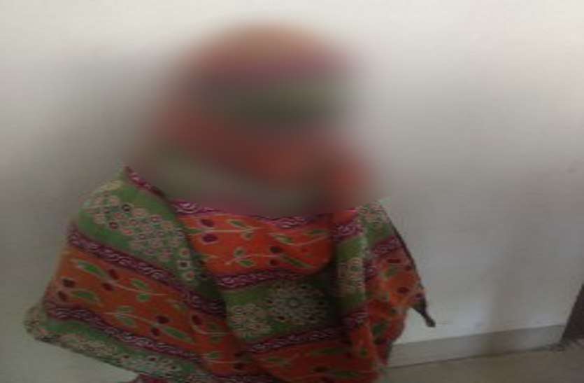 girl rape वाट्सअप पर बेटी के अश्लील फोटो देख पिता के उड़े होश, फिर सामने आई पूरी कहानी