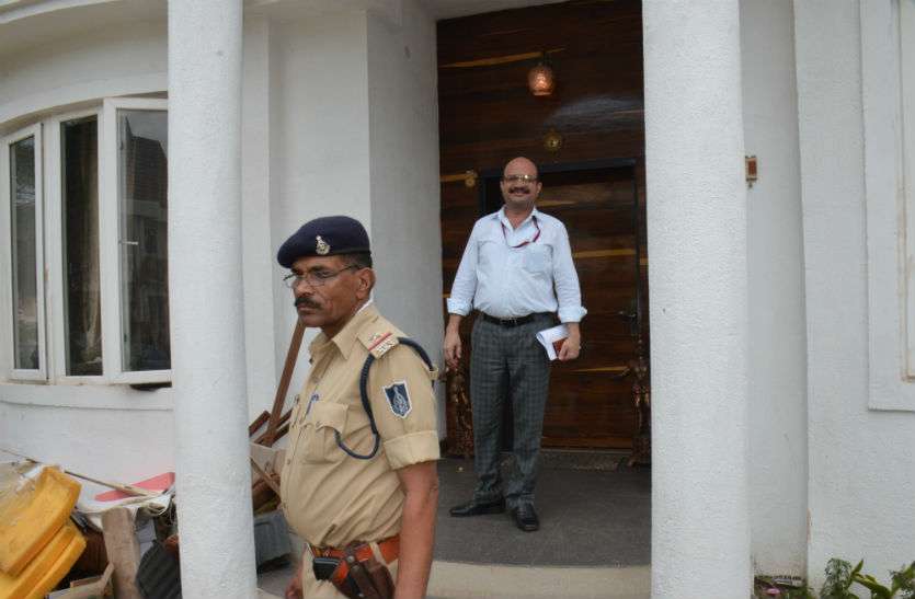Retired PHE officer
