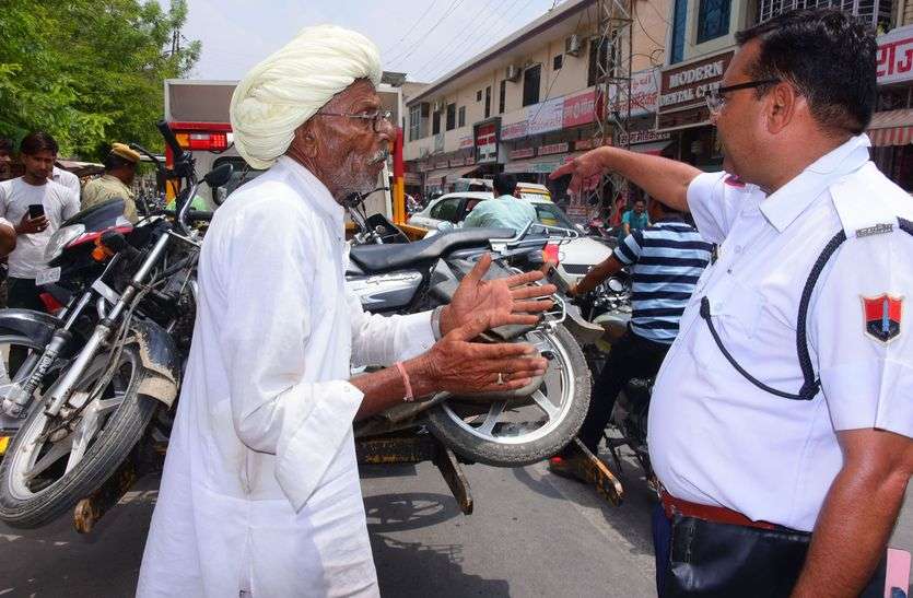 16 vehicles inked challan किशनगढ़ में 16 वाहनों के काटे चालान