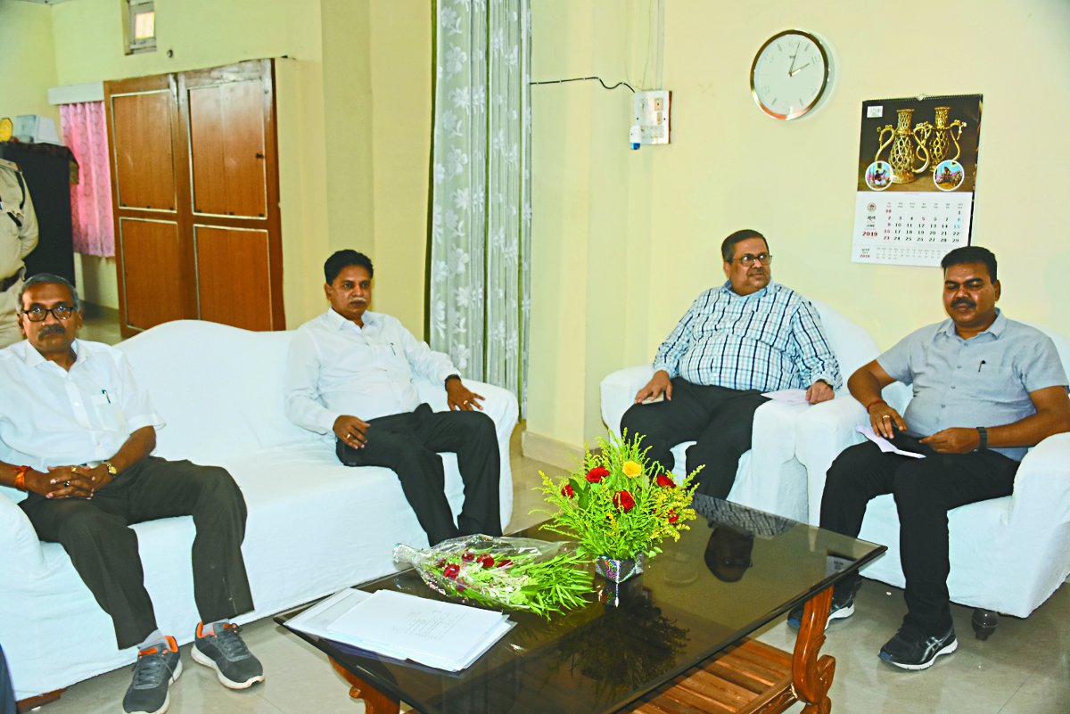 Did not reach the forest minister हाईवोल्टेज ड्रामा: सीएम के गृहनगर से वन मंत्री को परहेज, अधिकारी आश्चर्यचकित... जानें वजह