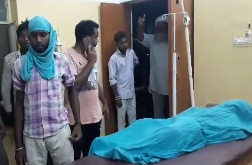 Tractor crushed boy घर के बाहर खेल रहे 8 साल के बालक को ट्रैक्टर ने कुचला, मौके पर हुई दर्दनाक मौत