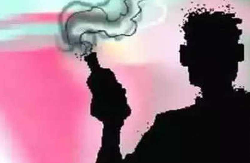 acid गांजा लाने से मना करने पर बच्चे को पिला दिया एसिड, बुरी तरह जला होंठ