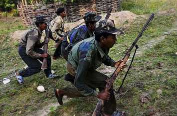 police naxal muthbed in bijapur, 1 police man death बीजापुर में Police Naxalite मुठभेड़, एक जवान शहीद, क्रॉस फायरिंग ज़द में एक ग्रामीण की भी मौत