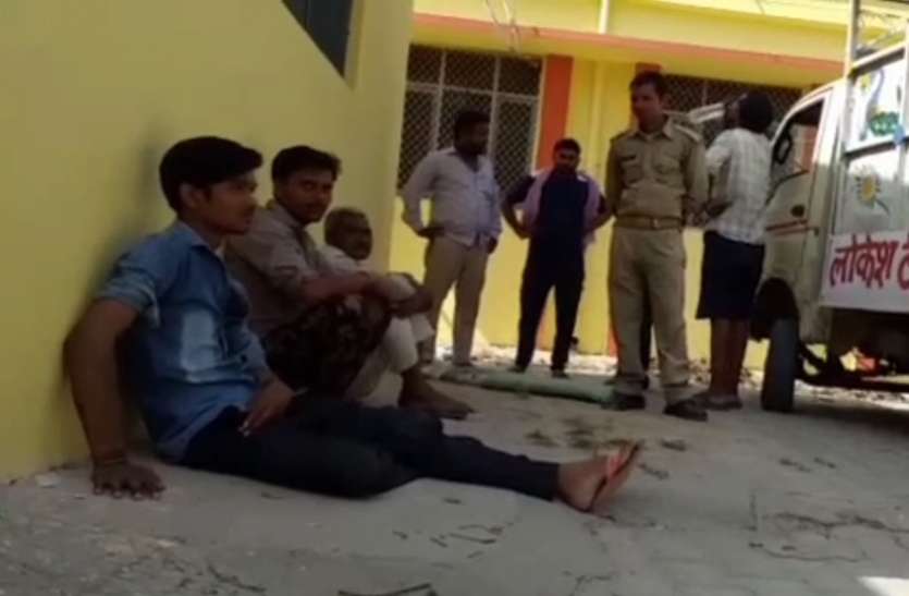 Bulandshahr Murder Video: बाथरूम में नहा रही थी महिला, अचानक नाली से खून बहता देख अंदर पहुंचे लोग तो फटी रह गई आंखें