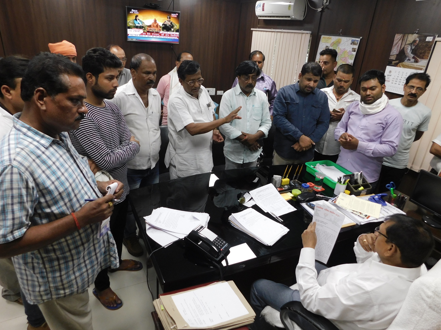 Police line passes off pathnagar पुलिस लाइन से पटेलनगर का रास्ता बंद