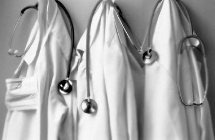 Doctors Day पर दिनचर्या का निर्वहन मेडिकल कॉलेजों के सरकारी डॉक्टरों की आज भोपाल में रैली